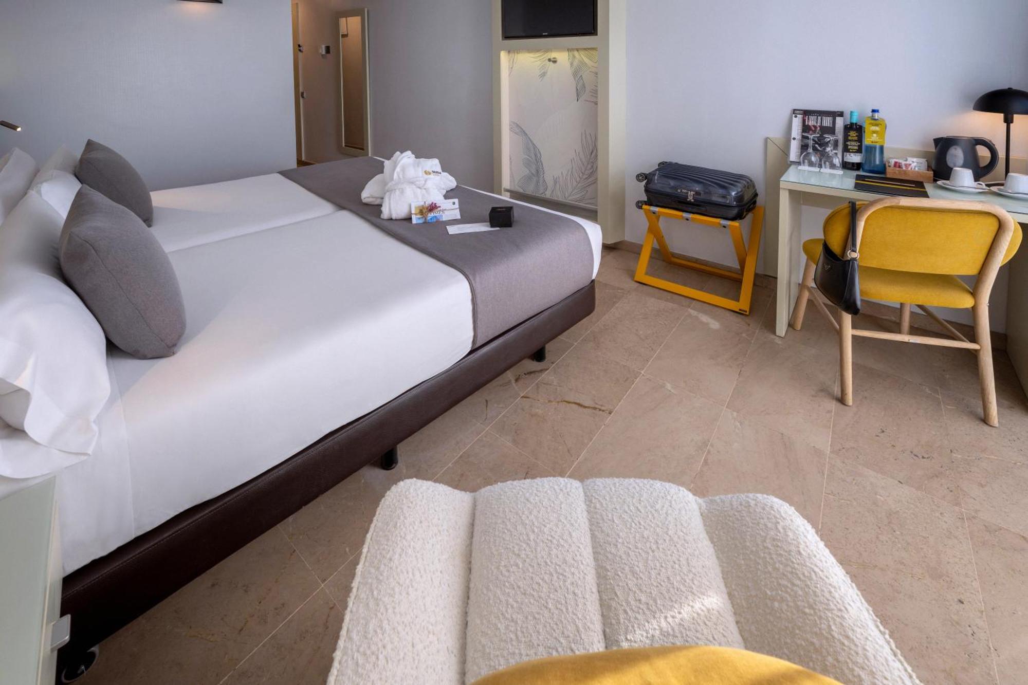 Hotel Serhs Del Port Barcelona Ngoại thất bức ảnh